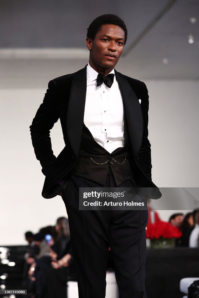 Ralph Lauren Fall 2022 Fashion Show - Runway