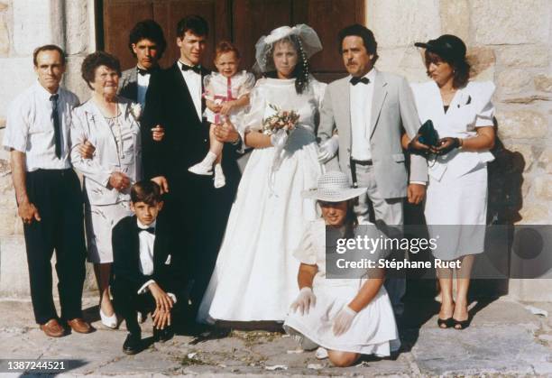La tuerie de Saint Andeol - Ici, la famille Bébien lors du mariage de Samantha , la troisième fille qui a échappé au massacre du 30 mai 1995, le fils...