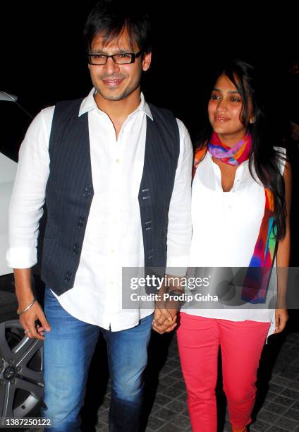 Vivek Oberoi and Priyanka Alva Oberoi attend the marathi film special screening 'BALAK PALAK' on January 02, 2013 in Mumbai, India. "n"n