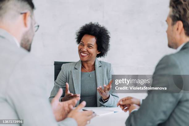 Meeting Sign Language Photos and Premium High Res Pictures - Getty Images