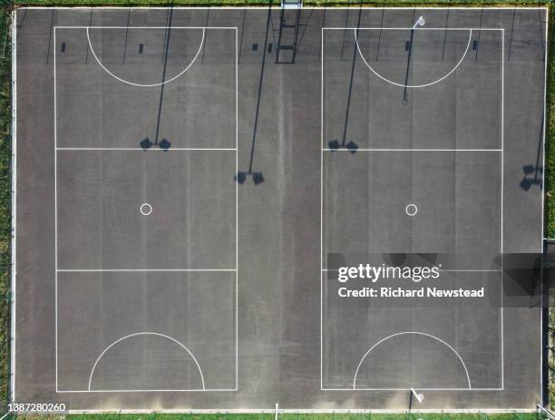 netball courts - netball court stock-fotos und bilder