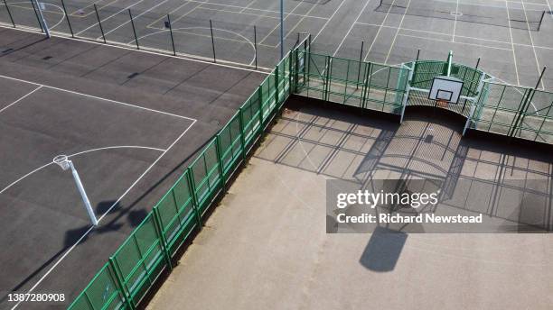 sporting life - netball court stock-fotos und bilder