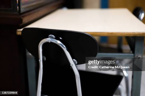 student desk & 2 chairs - exam hall stock-fotos und bilder