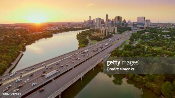 bridge over colorado river - texas stockfoto's en -beelden