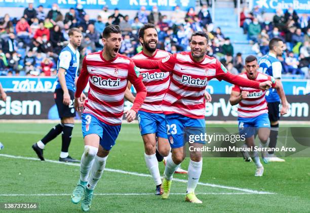 Sergio Escudero of Granada CF celebrates after scoring goal during the LaLiga Santander match between Deportivo Alaves and Granada CF at Estadio de...