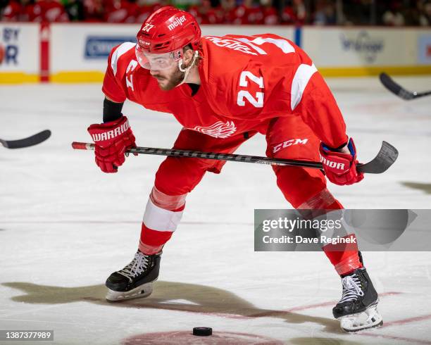 Michael Rasmussen of the Detroit Red Wings gets set for the face-off against the Philadelphia Flyers during the third period of an NHL game at Little...