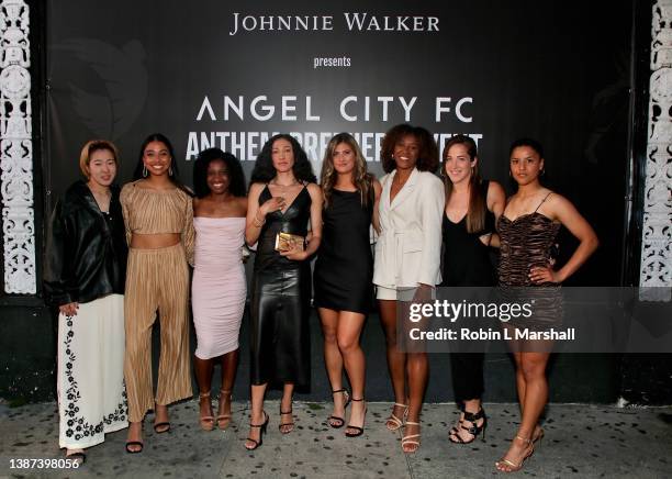 Team members Jun Endo, Madison Hammond, Jasmyne Spencer, Christen Press, Cari Roccaro, Allyson Swaby, Paige Nielsen and Stefany Ferrer Van Ginkel...