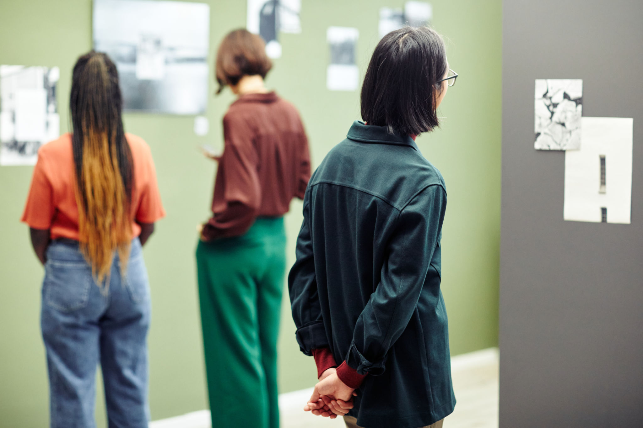 museum exhibition visitors