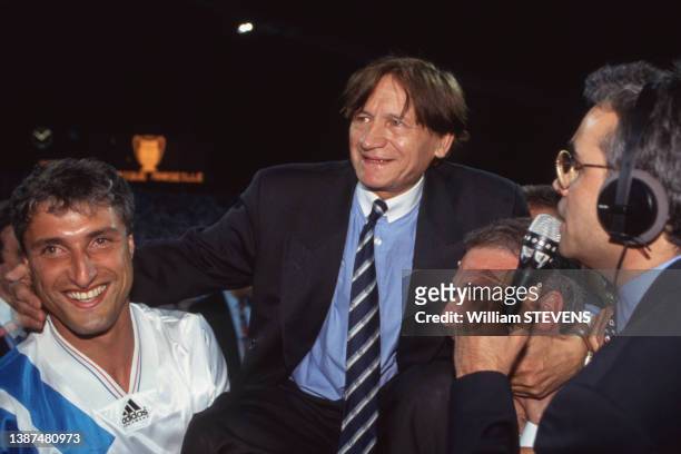 Raymond Goethals célébrant la victoire de l'Olympique de Marseille en finale de Ligue des Champions, le 26 mai 1993, à Munich.