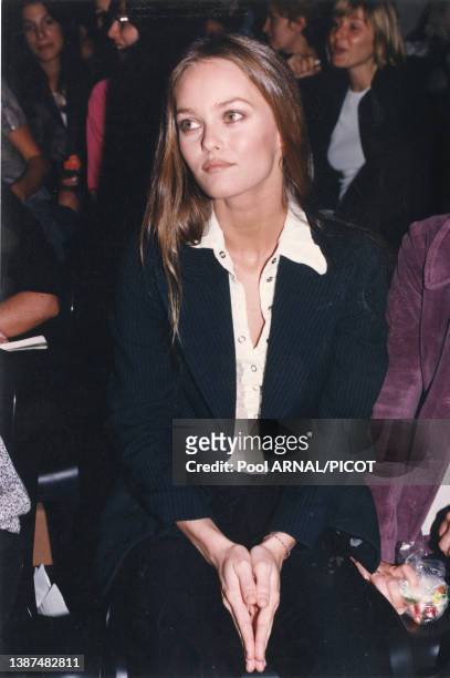 Vanessa Paradis lors du défilé de Corinne Cobson à Paris le 13 octobre 1995