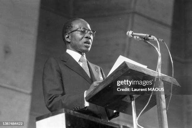 La conférence de presse du président de la République du Sénégal Léopold Sédar Senghor lors de sa visite à la maison de l'Unesco, le 17 mai 1978, à...