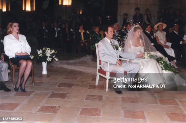 Catherine Deneuve assiste au mariage de son fils Christian Vadim avec Caroline Bufalini à Autun le 21 septembre 1996