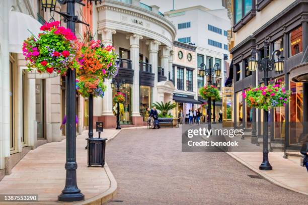 rodeo drive beverly hills los ángeles - rodeo drive fotografías e imágenes de stock