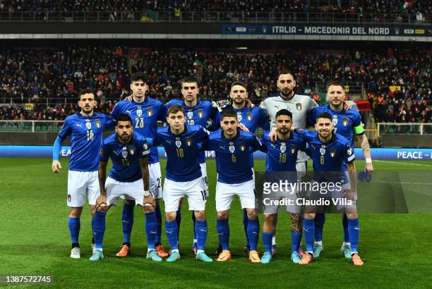The Italy team pose for a team photo during the 2022 FIFA World Cup Qualifier knockout round play-off match between Italy and North Macedonia at...