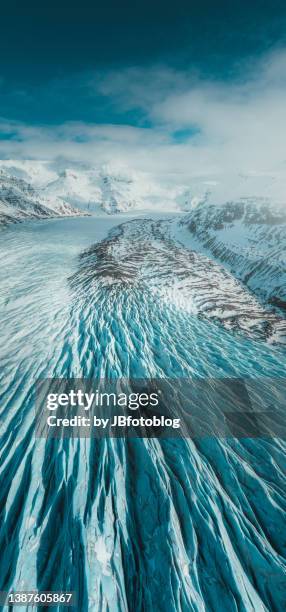 ghiacciaio svínafellsjökull (islanda), visto dal drone - islanda fotografías e imágenes de stock