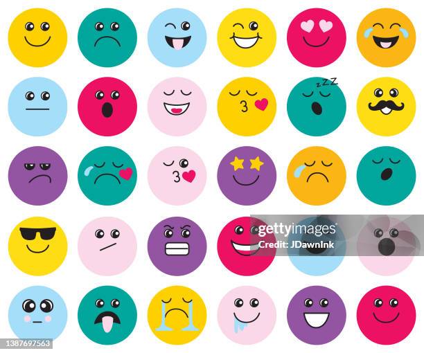 süße große reihe von bunten emoji-gesichtern auf flachen bunten kreisförmigen formen - love hate stock-grafiken, -clipart, -cartoons und -symbole