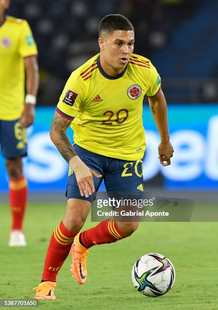 Juan Fernando Quintero of Colombia drives the ball during a match between Colombia and Bolivia as part of FIFA World Cup Qatar 2022 Qualifier on...