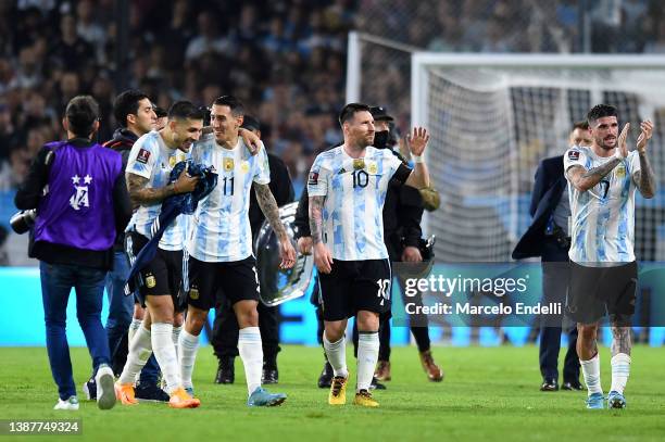 Leandro Paredes, Angel Di Maria, Lionel Messi and Rodrigo De Paul of Argentina celebrate after winningthe FIFA World Cup Qatar 2022 qualification...