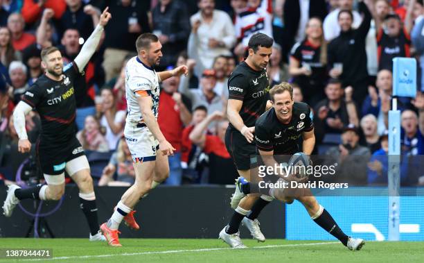 Max Malins of Saracens touches down for the third try during the Gallagher Premiership Rugby match between Saracens and Bristol Bears at Tottenham...