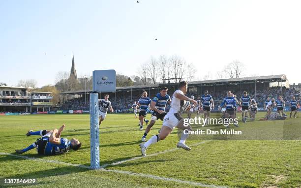 Rohan Janse van Rensburg of Sale Sharks runs in to score his side's third try during the Gallagher Premiership Rugby match between Bath Rugby and...