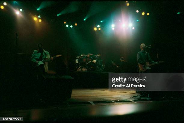 Ed Kowaczyk and the band Live performs in concert at Jones Beach Theater on September 8, 1995 in Wantaugh, New York.