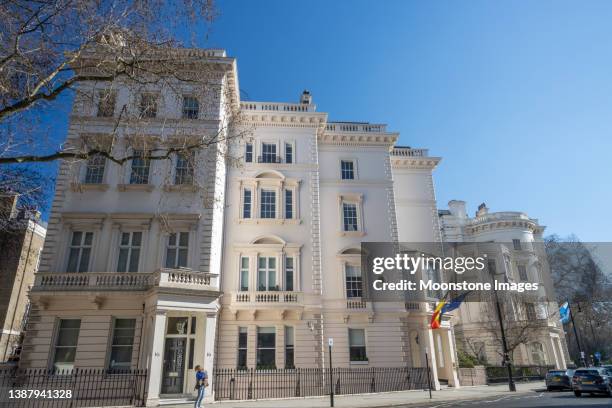 german embassy at belgrave square in belgravia, london - colonnade stock pictures, royalty-free photos & images