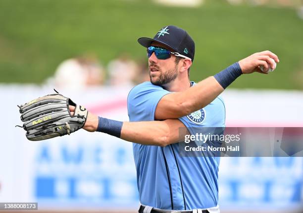 Steven Souza Jr of the Seattle Mariners prepares for a spring training game against the Milwaukee Brewers at American Family Fields of Phoenix on...