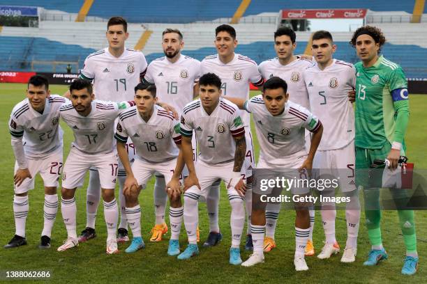 Players of Mexico pose prior the match between Honduras and Mexico as part of the Concacaf 2022 FIFA World Cup Qualifiers at Estadio Olimpico...