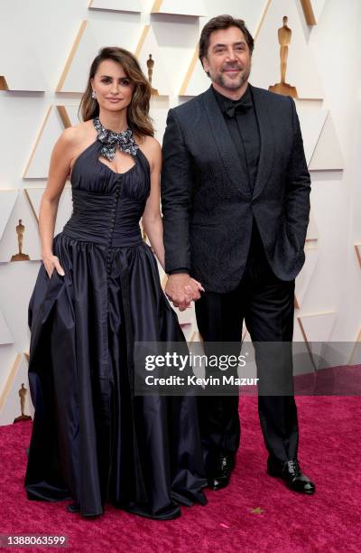 Penélope Cruz and Javier Bardem attend the 94th Annual Academy Awards at Hollywood and Highland on March 27, 2022 in Hollywood, California.