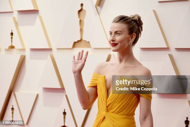 Julianne Hough attends the 94th Annual Academy Awards at Hollywood and Highland on March 27, 2022 in Hollywood, California.