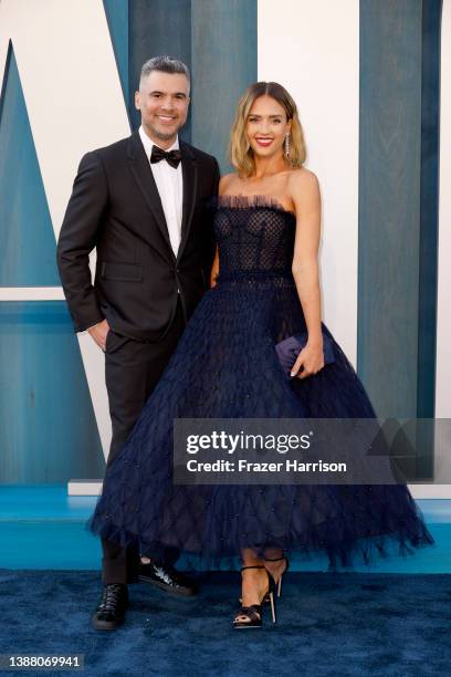 Cash Warren and Jessica Alba attend the 2022 Vanity Fair Oscar Party hosted by Radhika Jones at Wallis Annenberg Center for the Performing Arts on...