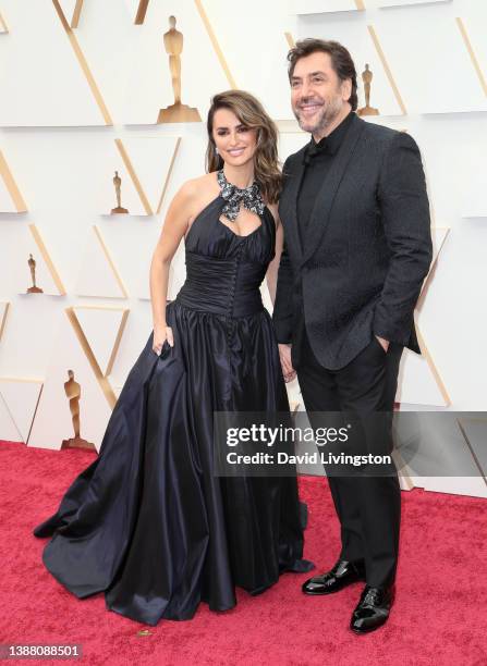 Penélope Cruz and Javier Bardem attend the 94th Annual Academy Awards at Hollywood and Highland on March 27, 2022 in Hollywood, California.