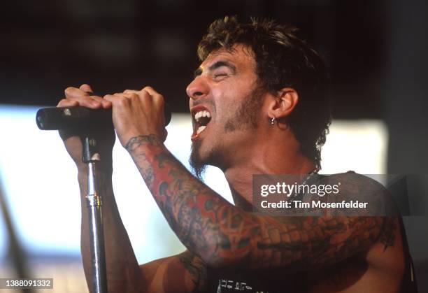 Sully Erna of Godsmack performs during Ozzfest 2000 at Shoreline Amphitheatre on August 26, 2000 in Mountain View, California.
