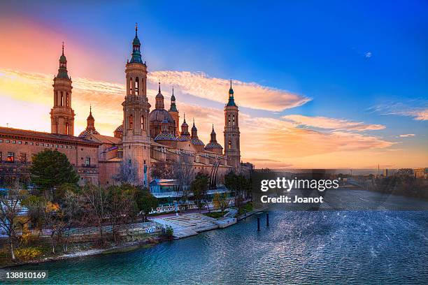 basilica-cathedral of our lady of pillar - provinz sarragossa stock-fotos und bilder