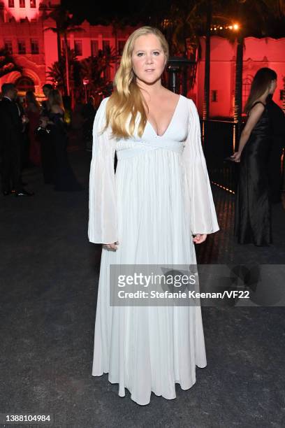 Amy Schumer attends the 2022 Vanity Fair Oscar Party hosted by Radhika Jones at Wallis Annenberg Center for the Performing Arts on March 27, 2022 in...