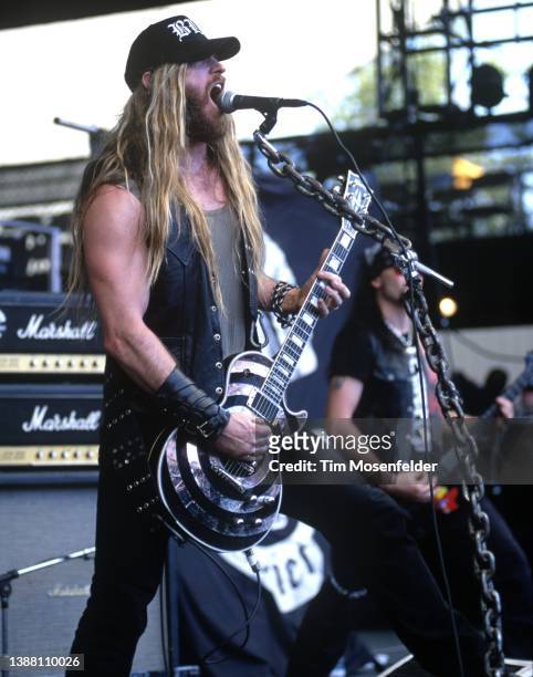 Zakk Wylde of Black Label Society performs during Ozzfest 2000 at Shoreline Amphitheatre on August 26, 2000 in Mountain View, California.