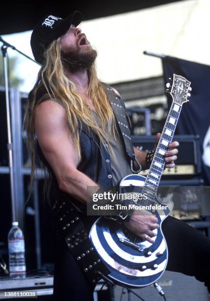 Zakk Wylde of Black Label Society performs during Ozzfest 2000 at Shoreline Amphitheatre on August 26, 2000 in Mountain View, California.