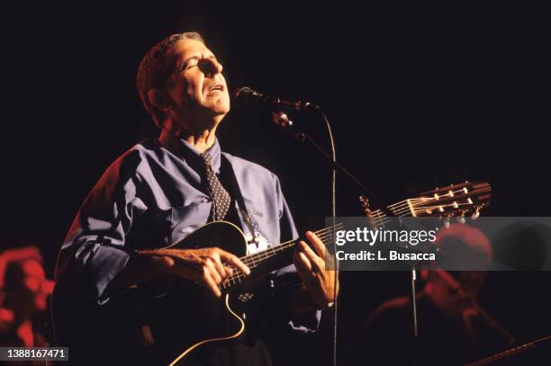 Singer Songwriter Leonard Cohen performs on stage at the Paramount Theatre on June 14, 1993 in New York City, New York.