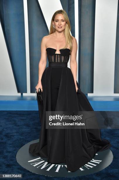 Kate Hudson attends the 2022 Vanity Fair Oscar Party hosted by Radhika Jones at Wallis Annenberg Center for the Performing Arts on March 27, 2022 in...