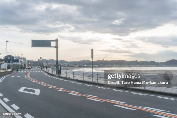 the coast road in kanagawa of japan - kanagawa prefecture fotografías e imágenes de stock