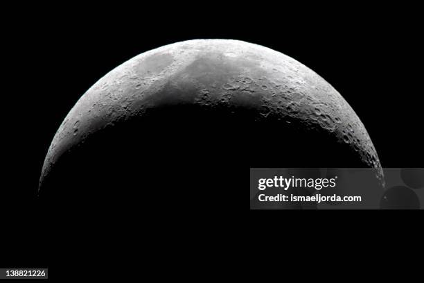 crescent moon - moon stock pictures, royalty-free photos & images