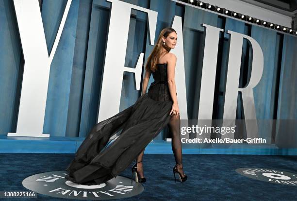 Lily James attends the 2022 Vanity Fair Oscar Party hosted by Radhika Jones at Wallis Annenberg Center for the Performing Arts on March 27, 2022 in...