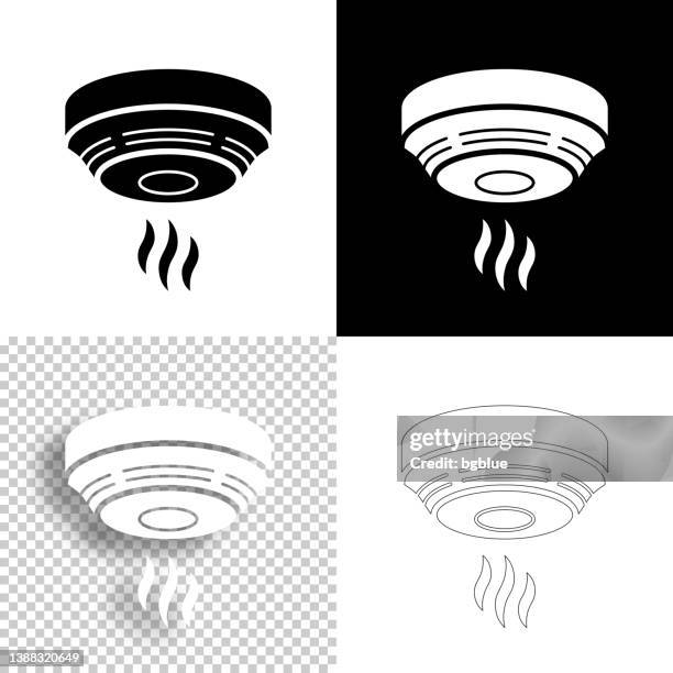 ilustraciones, imágenes clip art, dibujos animados e iconos de stock de detector de humo. icono para el diseño. fondos en blanco, blancos y negros - icono de línea - smoke-detector-with-smoke