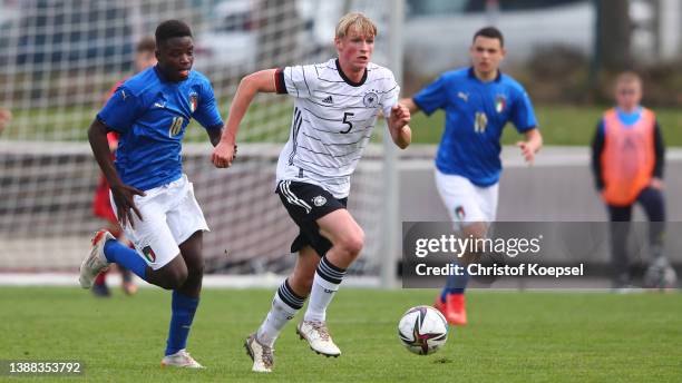 Alphadjo Cisse of Italy challenges Laurin Preuss of Germany during the international friendly match between Germany U16 and Italy U16 on March 29,...