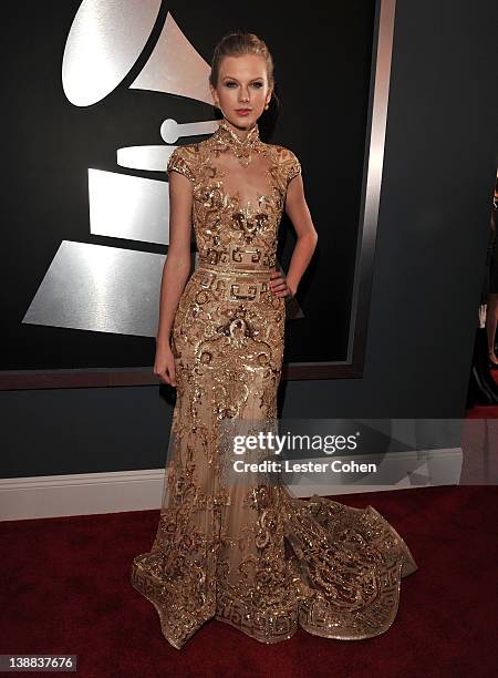 Singer Taylor Swift arrives at The 54th Annual GRAMMY Awards at Staples Center on February 12, 2012 in Los Angeles, California.