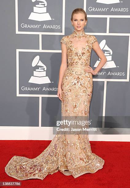 Singer Taylor Swift arrives at the 54th Annual GRAMMY Awards held at Staples Center on February 12, 2012 in Los Angeles, California.