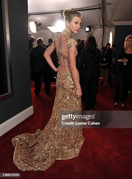 Singer Taylor Swift arrives at The 54th Annual GRAMMY Awards at Staples Center on February 12, 2012 in Los Angeles, California.