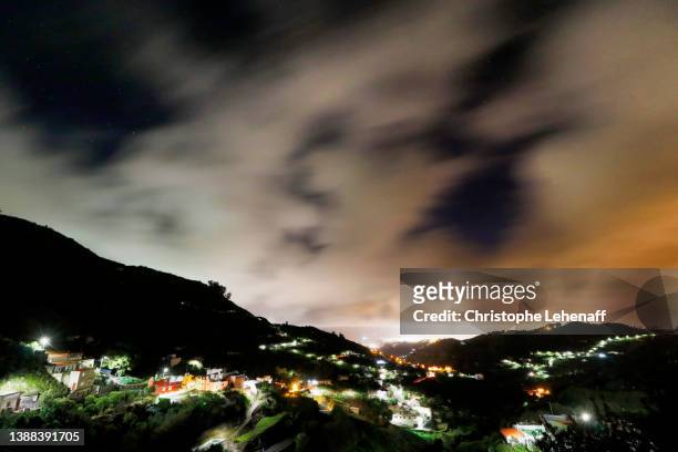 the small city of teror, gran canaria island - photopollution stock-fotos und bilder