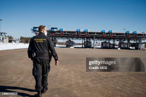 Border patrol guards checking the land border of Vaalimaa, between Finland and Russia, one of the most important land border between the two...