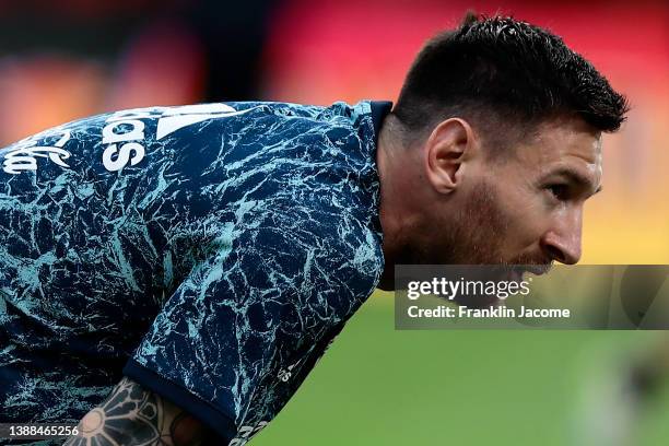 Lionel Messi of Argentina warms up prior the FIFA World Cup Qatar 2022 qualification match between Ecuador and Argentina at Estadio Monumental Banco...